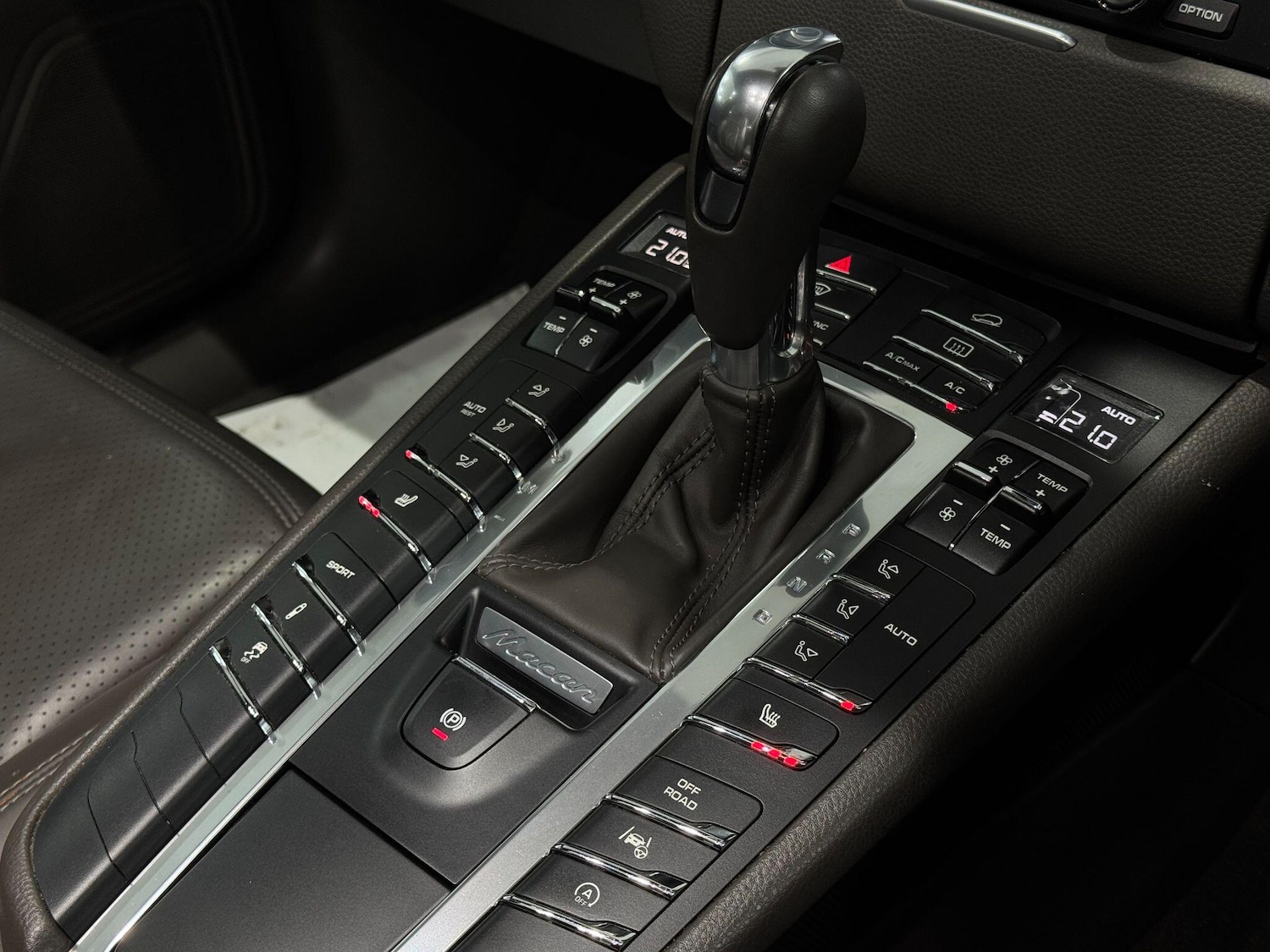 Used Porsche Macan 2015 for sale - 77469314: Photo 37