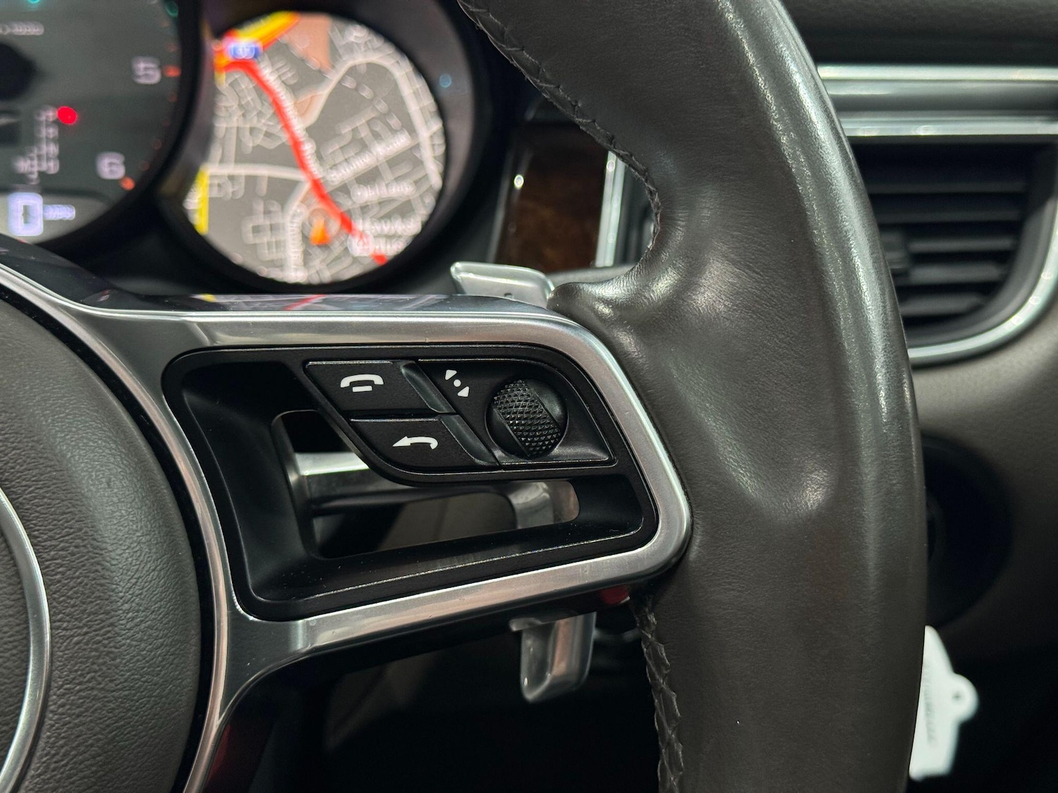 Used Porsche Macan 2015 for sale - 77469314: Photo 42