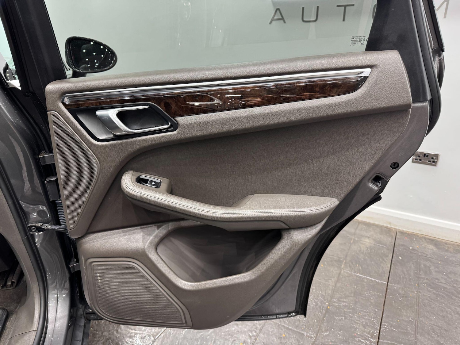 Used Porsche Macan 2015 for sale - 77469314: Photo 52