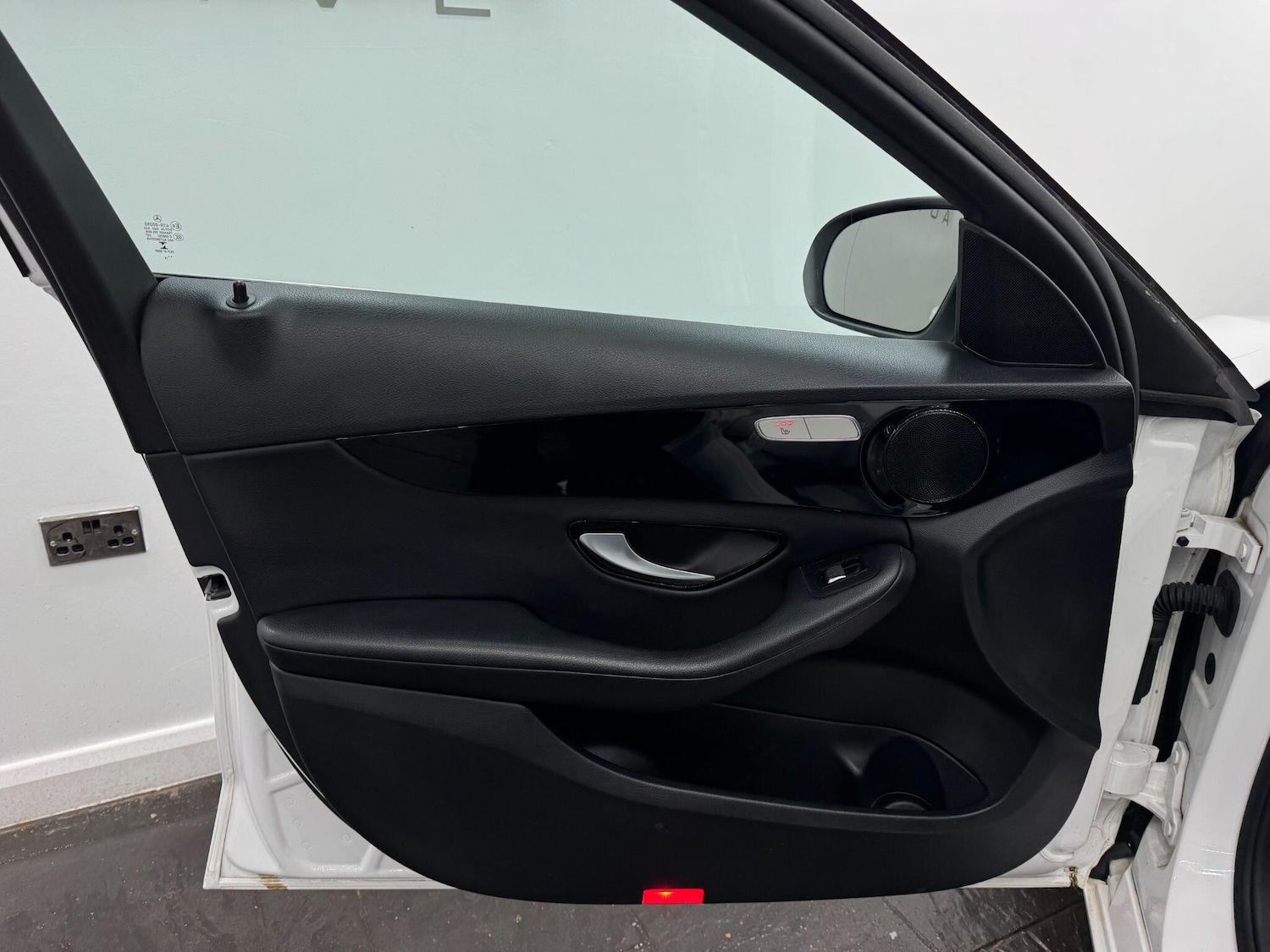 Used Mercedes-Benz C Class 2018 for sale - 77550229: Photo 52