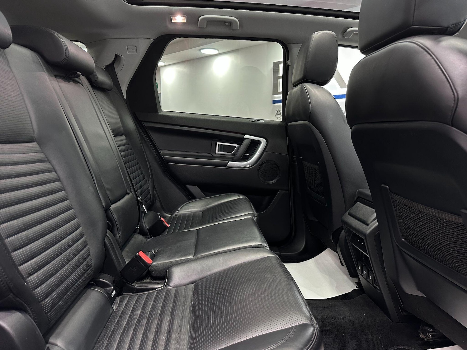 Used Land Rover Discovery Sport 2019 for sale - 76714740: Photo 50