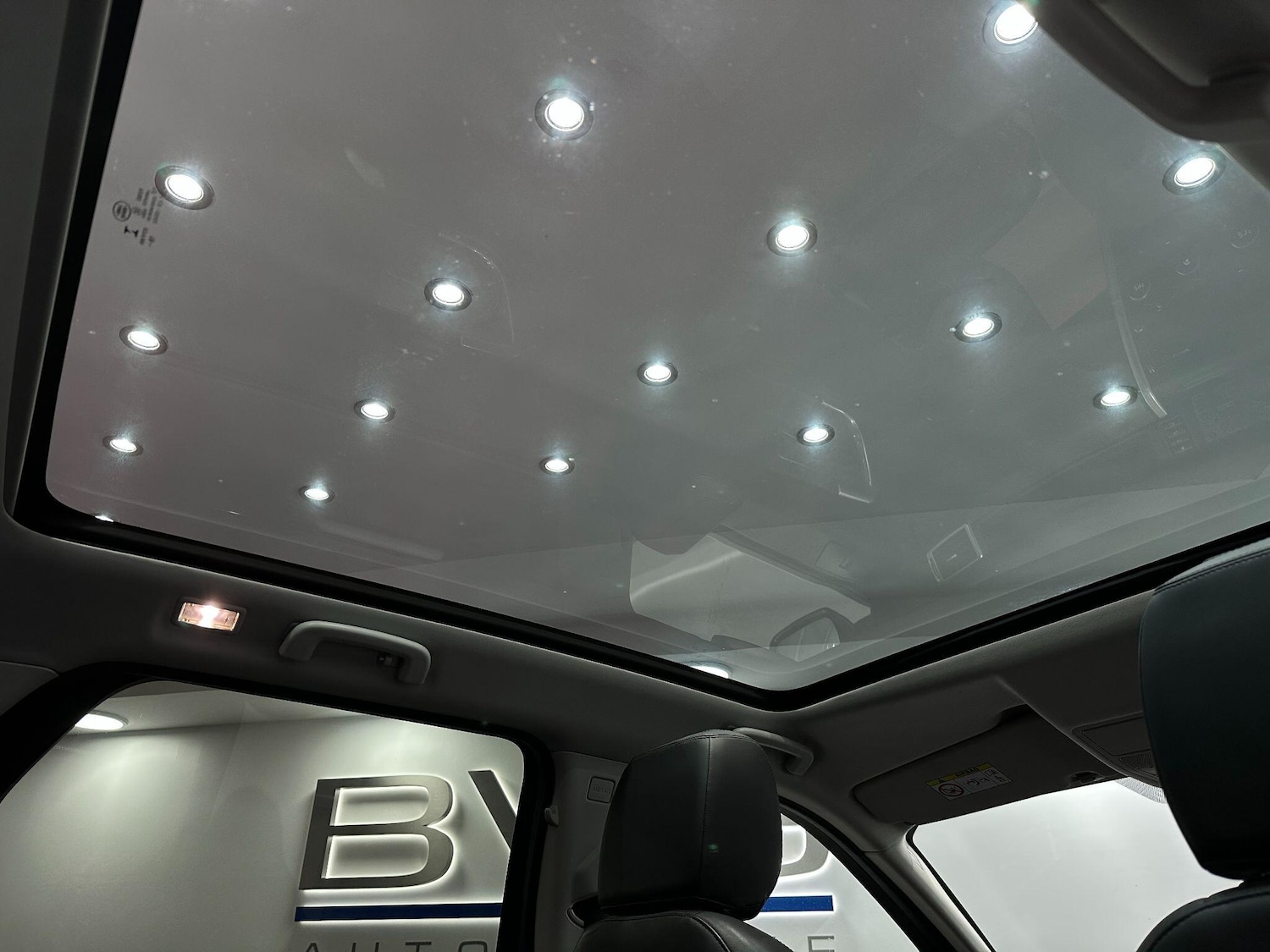 Used Land Rover Discovery Sport 2019 for sale - 76714740: Photo 51