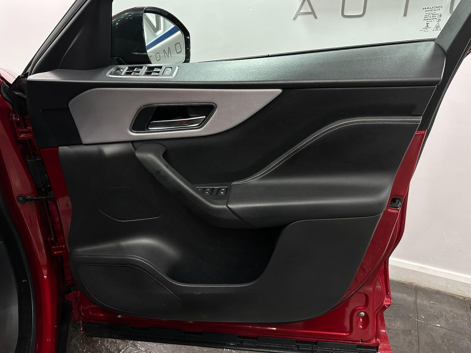 Used Jaguar F-Pace 2016 for sale - 76926797: Photo 27