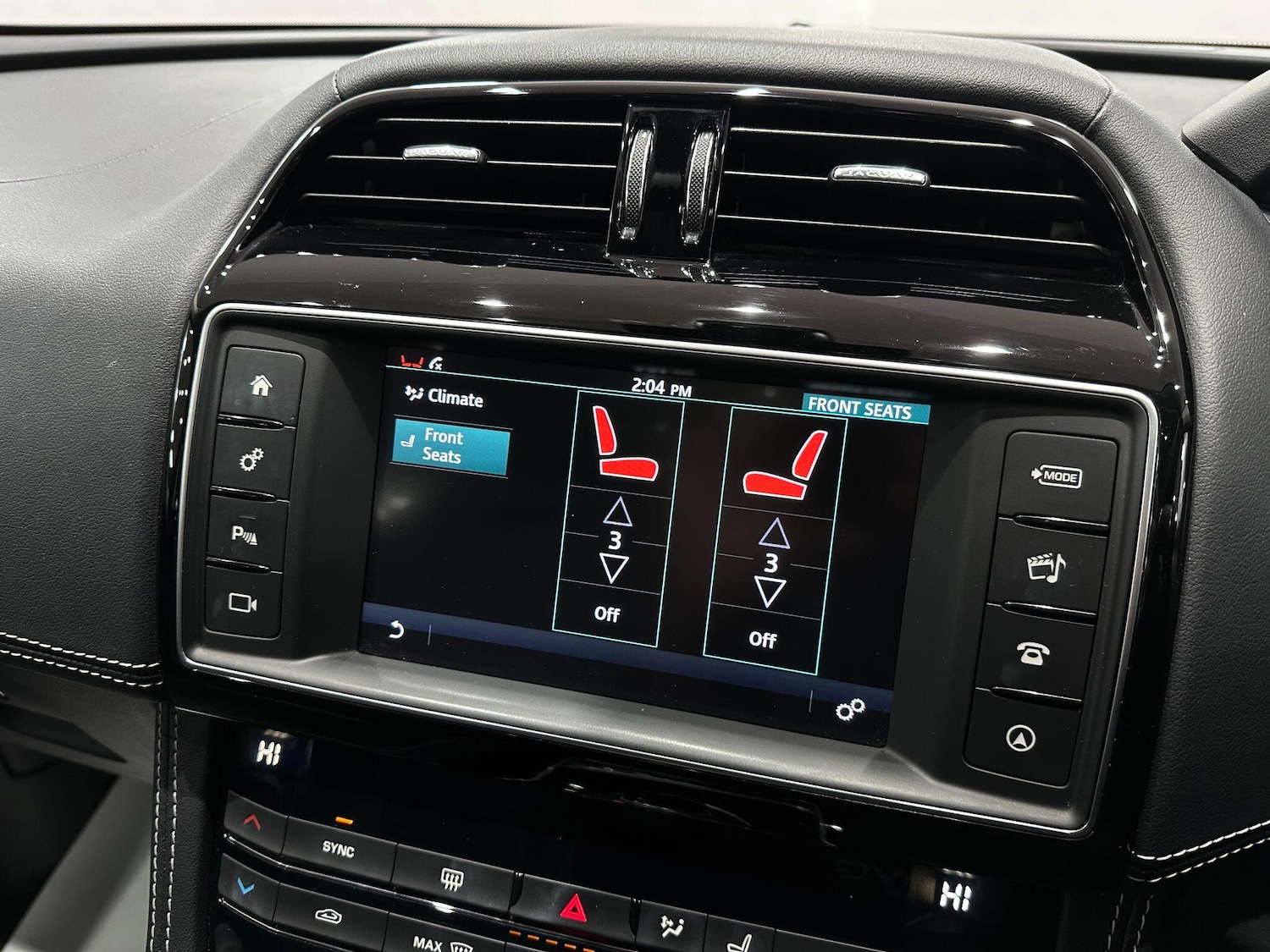 Used Jaguar F-Pace 2016 for sale - 76926797: Photo 32