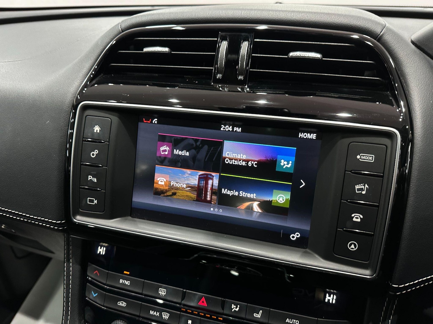 Used Jaguar F-Pace 2016 for sale - 76926797: Photo 33