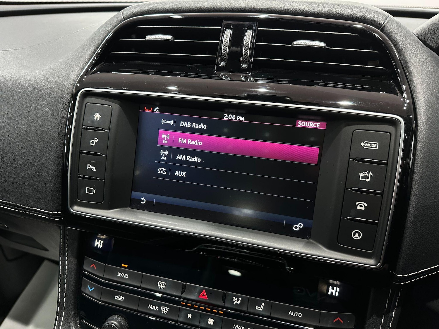 Used Jaguar F-Pace 2016 for sale - 76926797: Photo 35