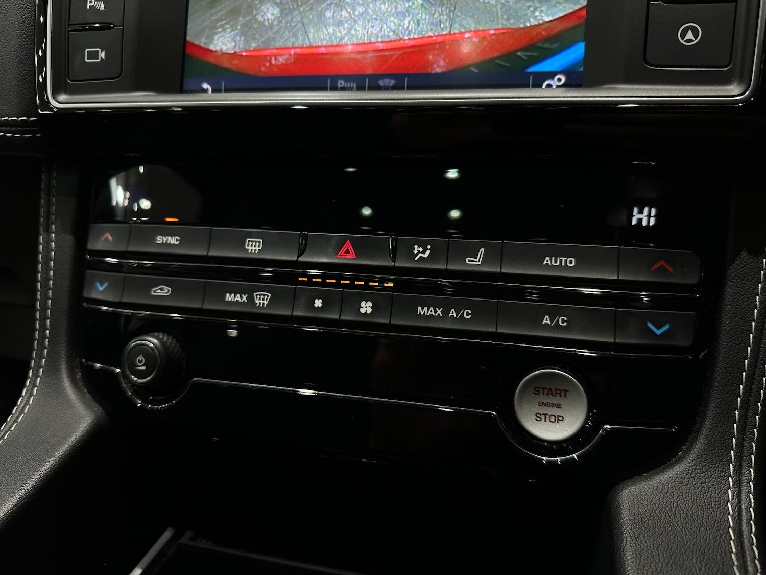 Used Jaguar F-Pace 2016 for sale - 76926797: Photo 38