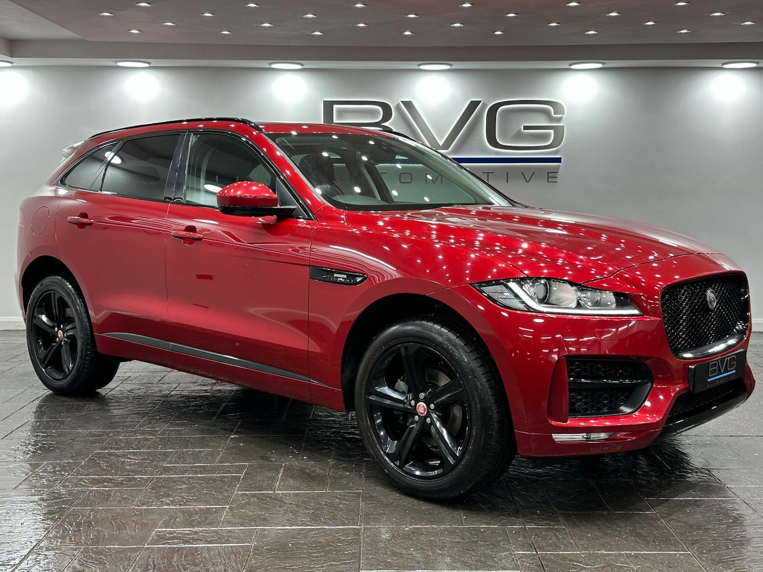 Used Jaguar F-Pace 2016 for sale - 76926797: Photo 4