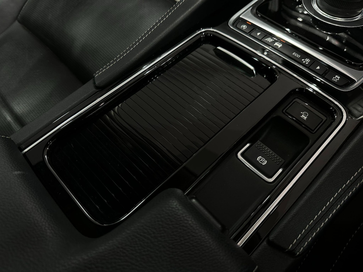 Used Jaguar F-Pace 2016 for sale - 76926797: Photo 40