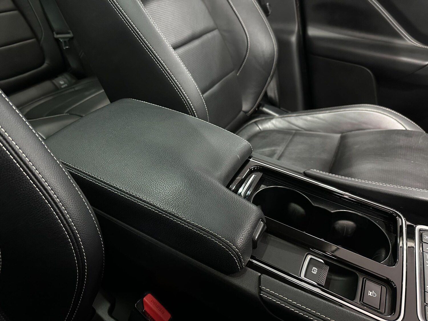 Used Jaguar F-Pace 2016 for sale - 76926797: Photo 41