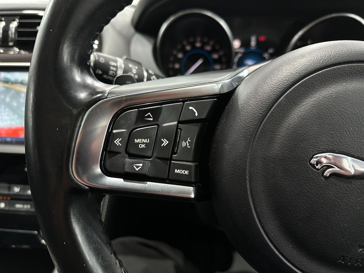 Used Jaguar F-Pace 2016 for sale - 76926797: Photo 42