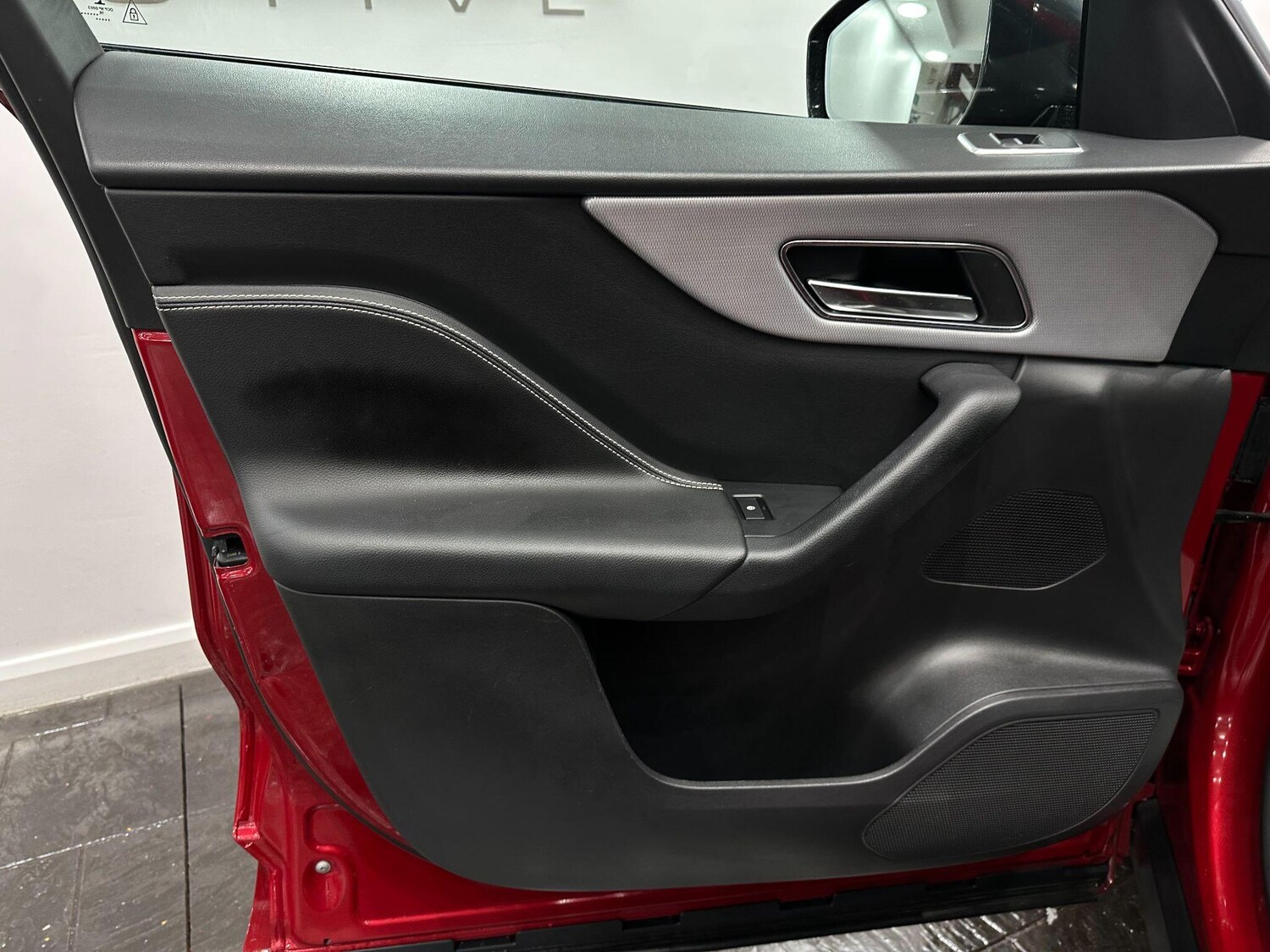 Used Jaguar F-Pace 2016 for sale - 76926797: Photo 47