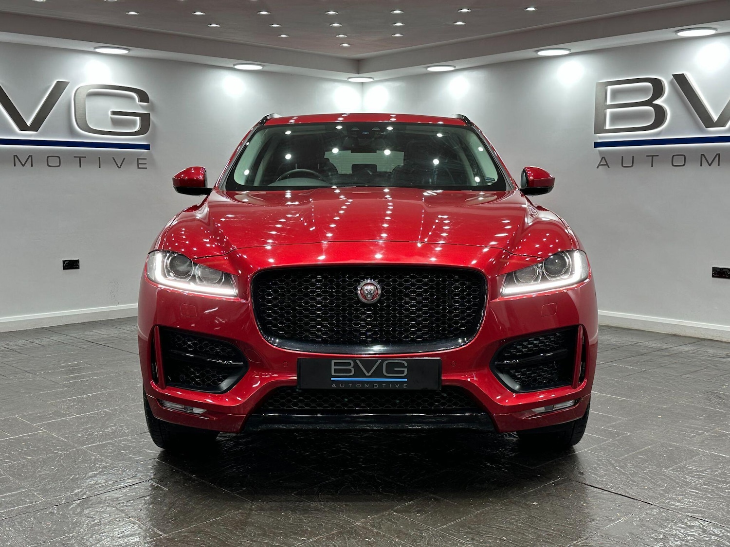 Used Jaguar F-Pace 2016 for sale - 76926797: Photo 5