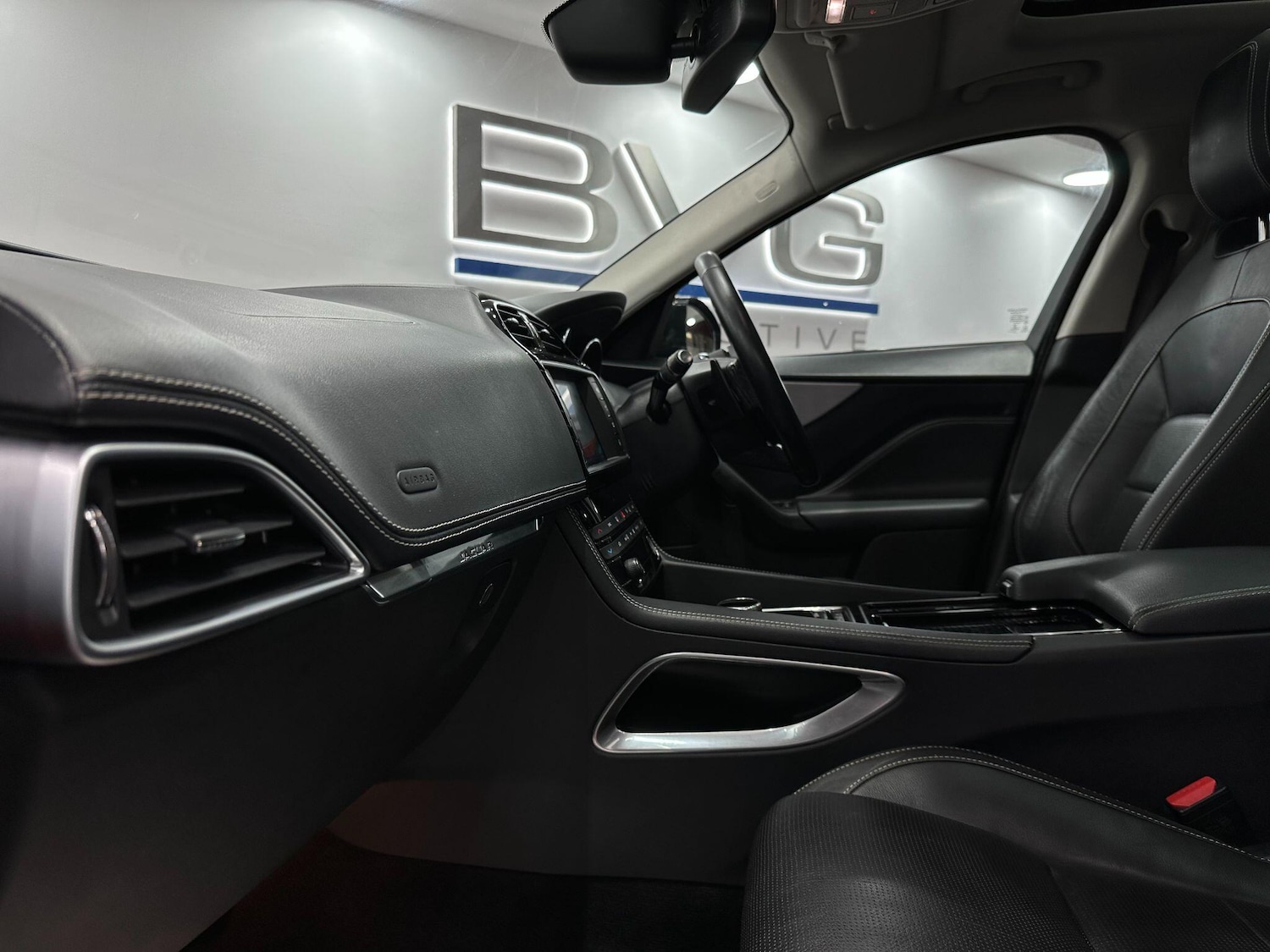 Used Jaguar F-Pace 2016 for sale - 76926797: Photo 50