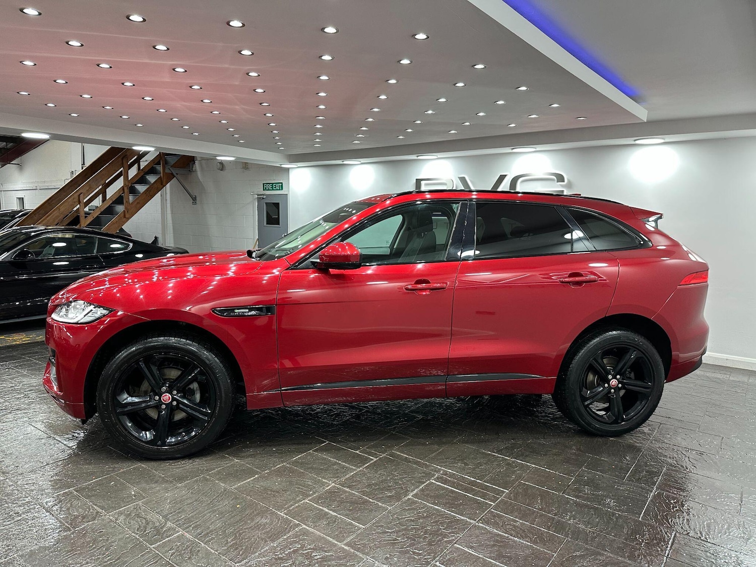 Used Jaguar F-Pace 2016 for sale - 76926797: Photo 9