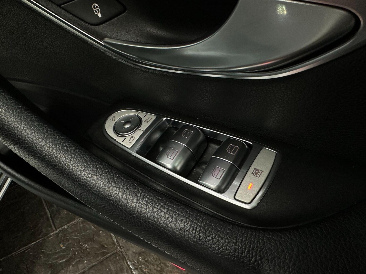 Used Mercedes-Benz E Class 2017 for sale - 76634074: Photo 32