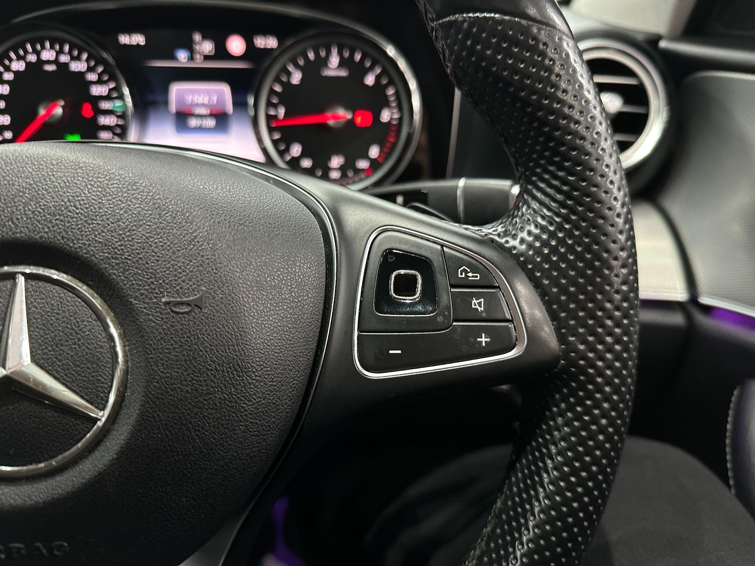 Used Mercedes-Benz E Class 2017 for sale - 76634074: Photo 62