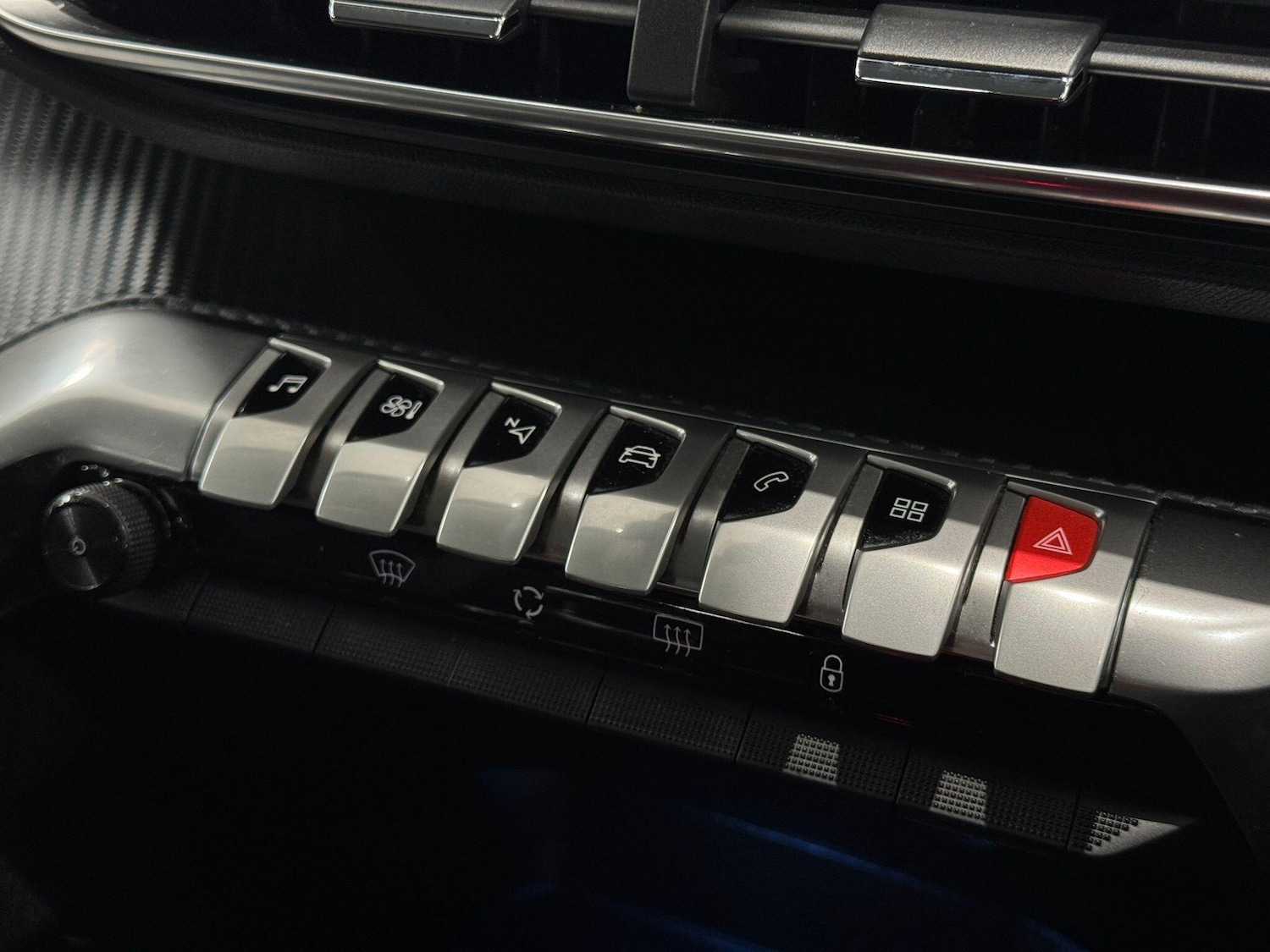 Used Peugeot 3008 2018 for sale - 77658649: Photo 37