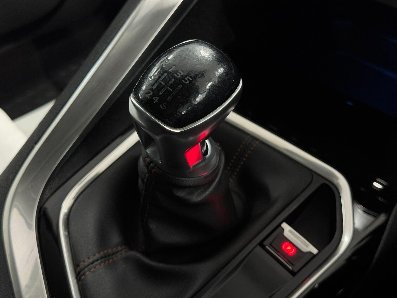 Used Peugeot 3008 2018 for sale - 77658649: Photo 39