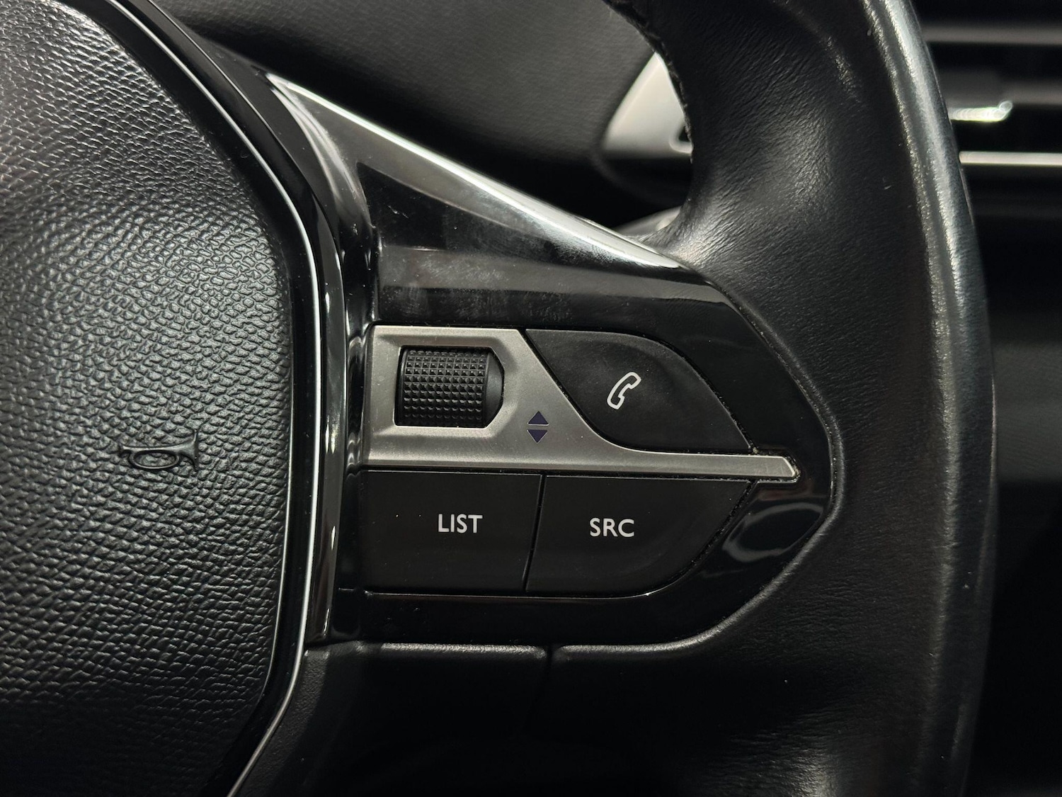 Used Peugeot 3008 2018 for sale - 77658649: Photo 46