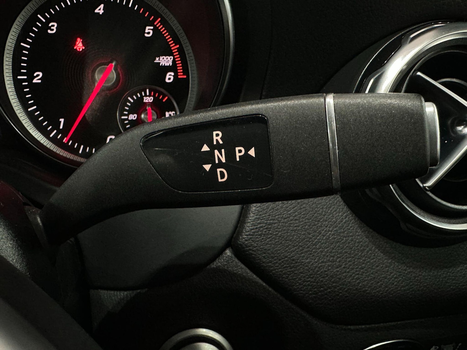 Used Mercedes-Benz GLA 2018 for sale - 76573432: Photo 46