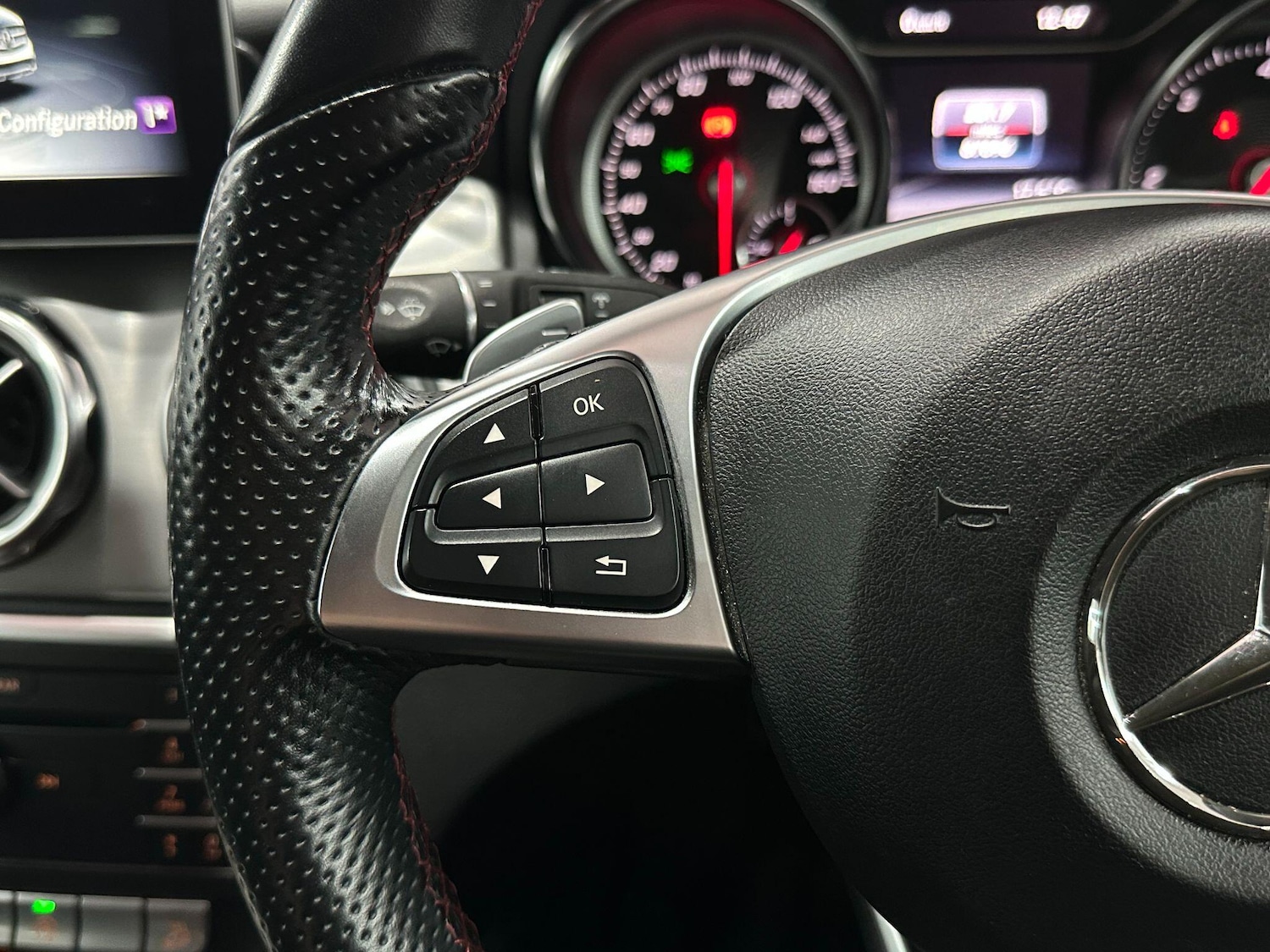 Used Mercedes-Benz GLA 2018 for sale - 76573432: Photo 50