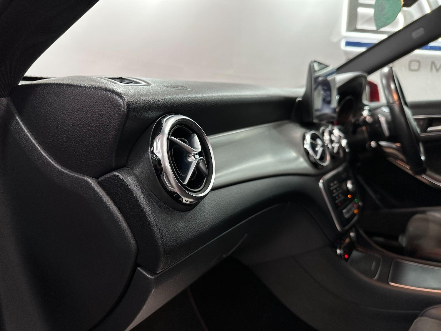 Used Mercedes-Benz GLA 2018 for sale - 76573432: Photo 57