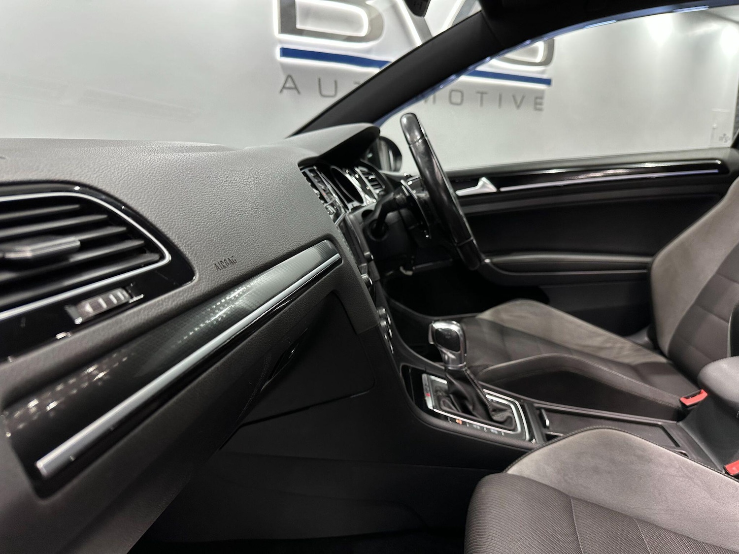 Used Volkswagen Golf 2016 for sale - 76832129: Photo 50