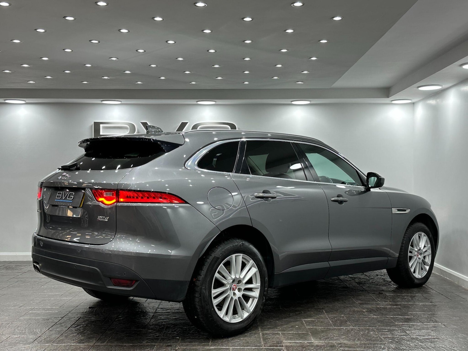 Used Jaguar F-Pace 2018 for sale - 76370630: Photo 12