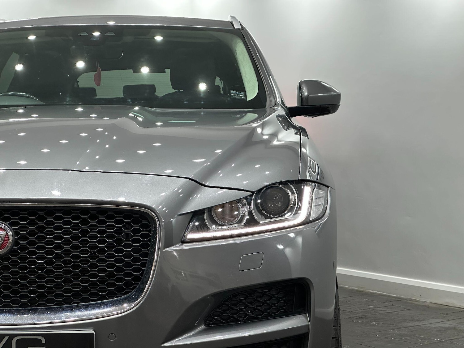 Used Jaguar F-Pace 2018 for sale - 76370630: Photo 15