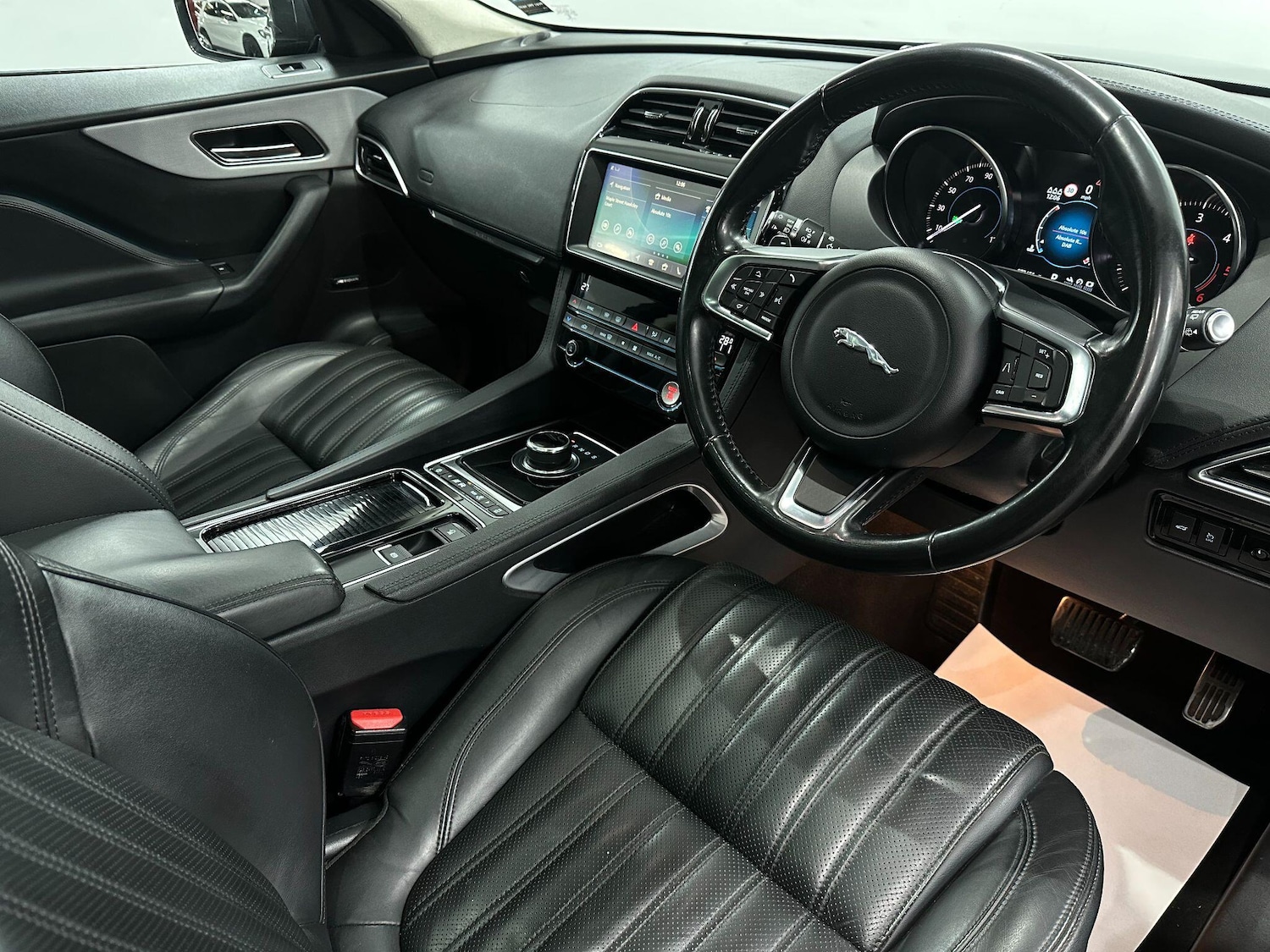 Used Jaguar F-Pace 2018 for sale - 76370630: Photo 23