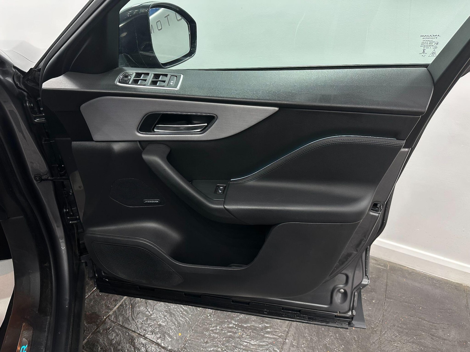 Used Jaguar F-Pace 2018 for sale - 76370630: Photo 28