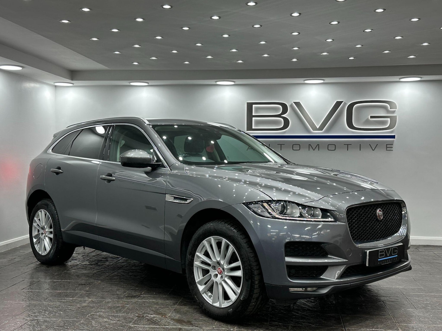 Used Jaguar F-Pace 2018 for sale - 76370630: Photo 4