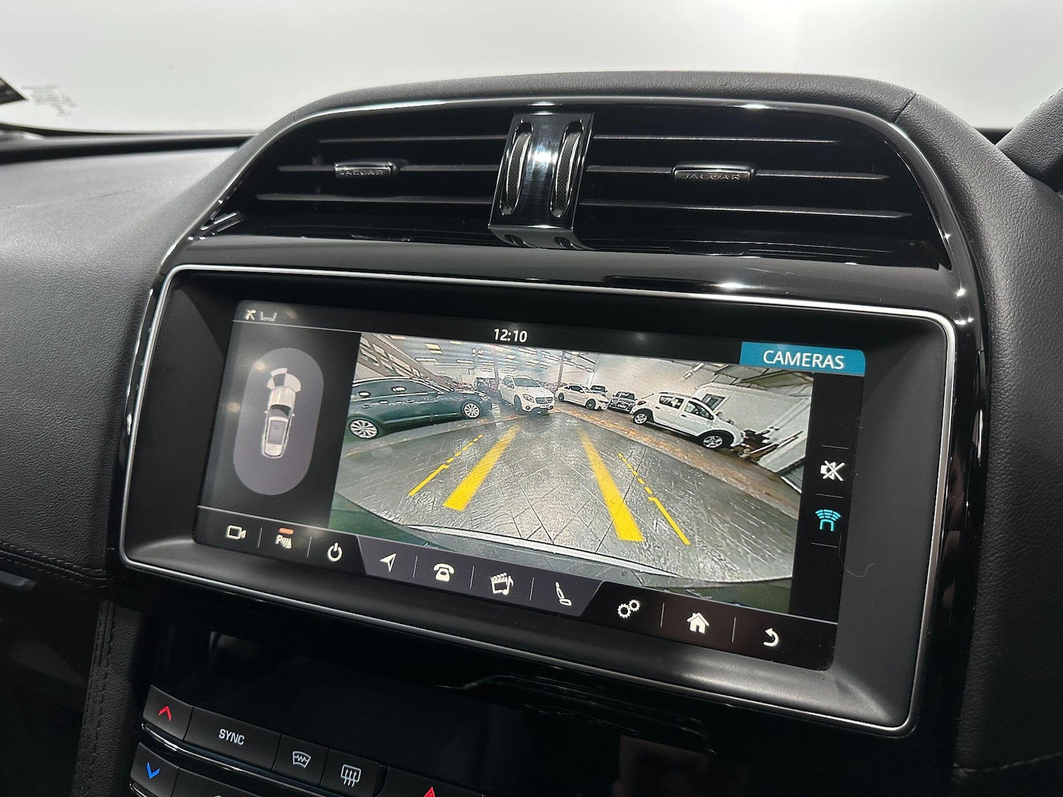 Used Jaguar F-Pace 2018 for sale - 76370630: Photo 44