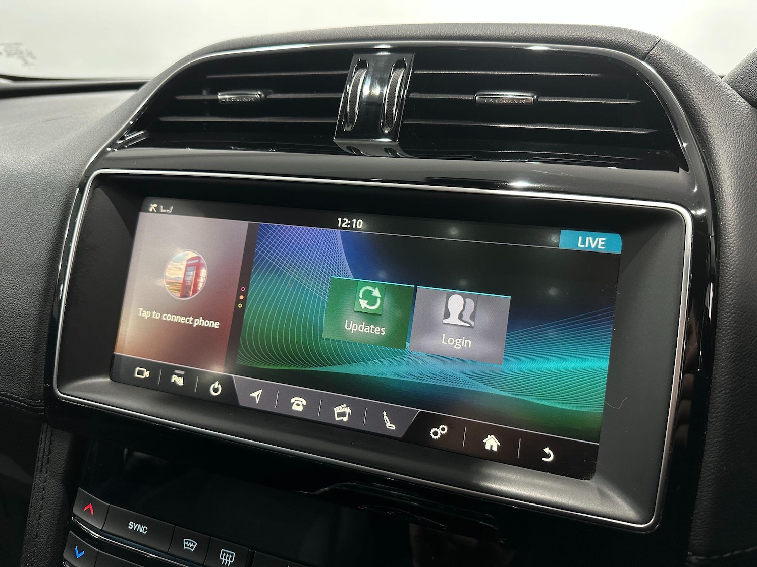 Used Jaguar F-Pace 2018 for sale - 76370630: Photo 45