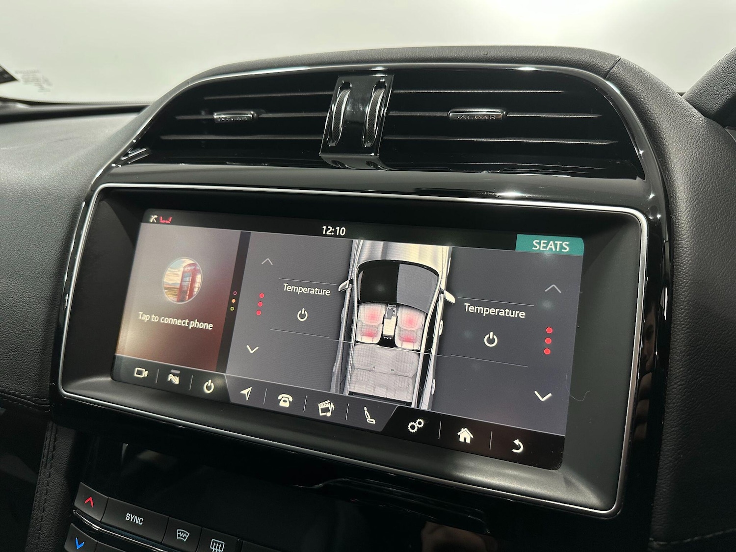 Used Jaguar F-Pace 2018 for sale - 76370630: Photo 46