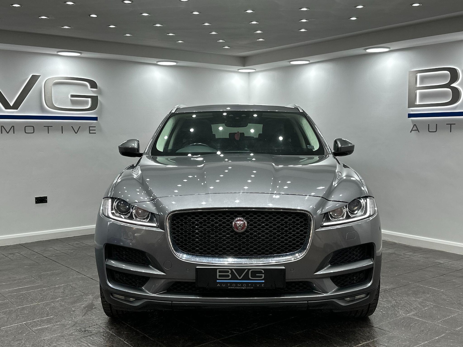 Used Jaguar F-Pace 2018 for sale - 76370630: Photo 5