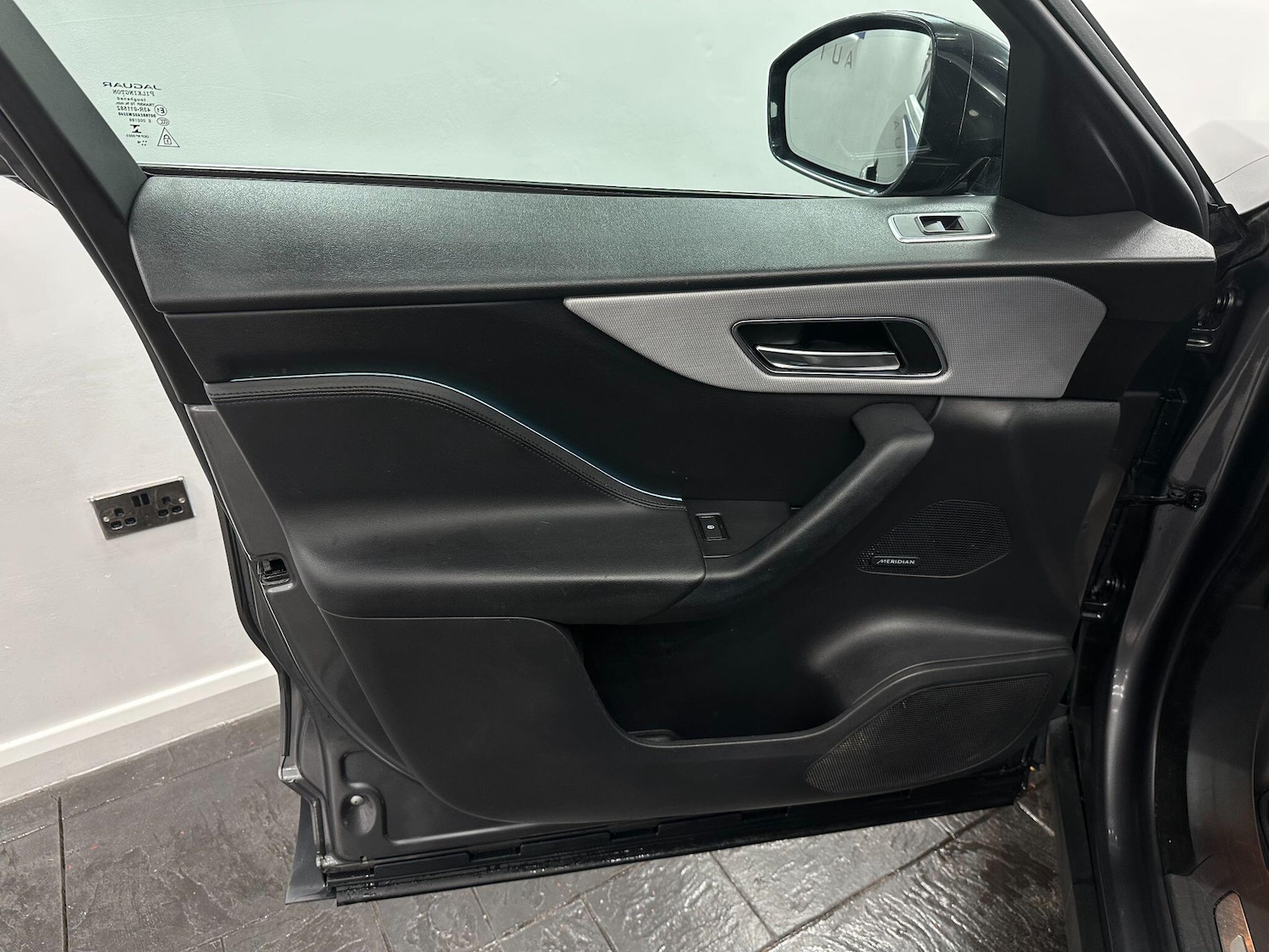 Used Jaguar F-Pace 2018 for sale - 76370630: Photo 57