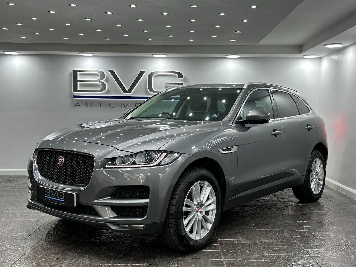 Used Jaguar F-Pace 2018 for sale - 76370630: Photo 6