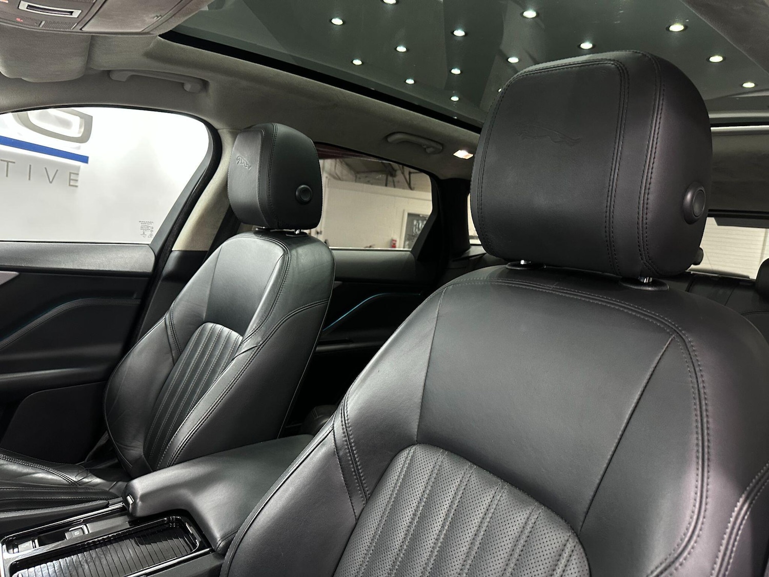 Used Jaguar F-Pace 2018 for sale - 76370630: Photo 60