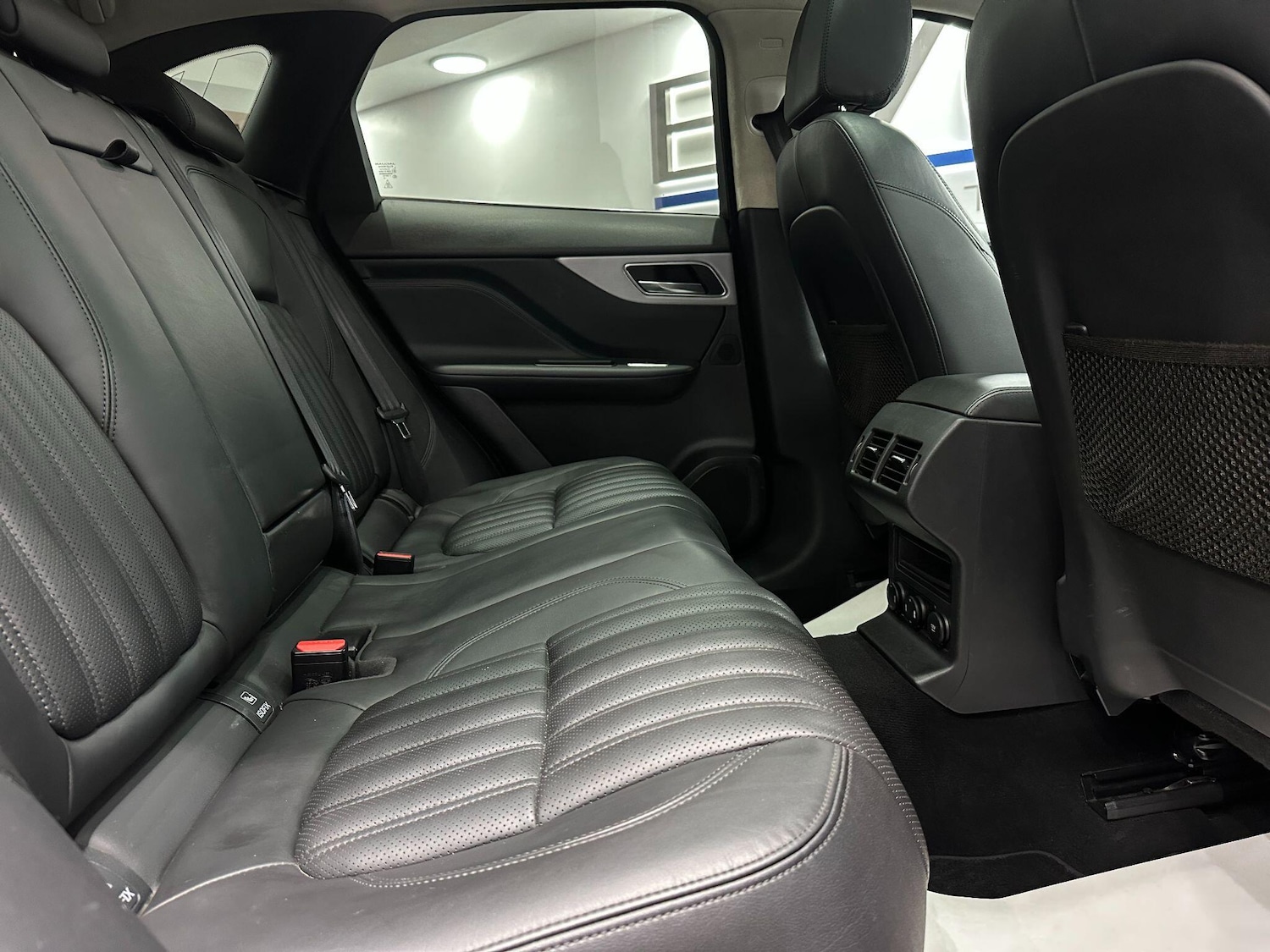 Used Jaguar F-Pace 2018 for sale - 76370630: Photo 65