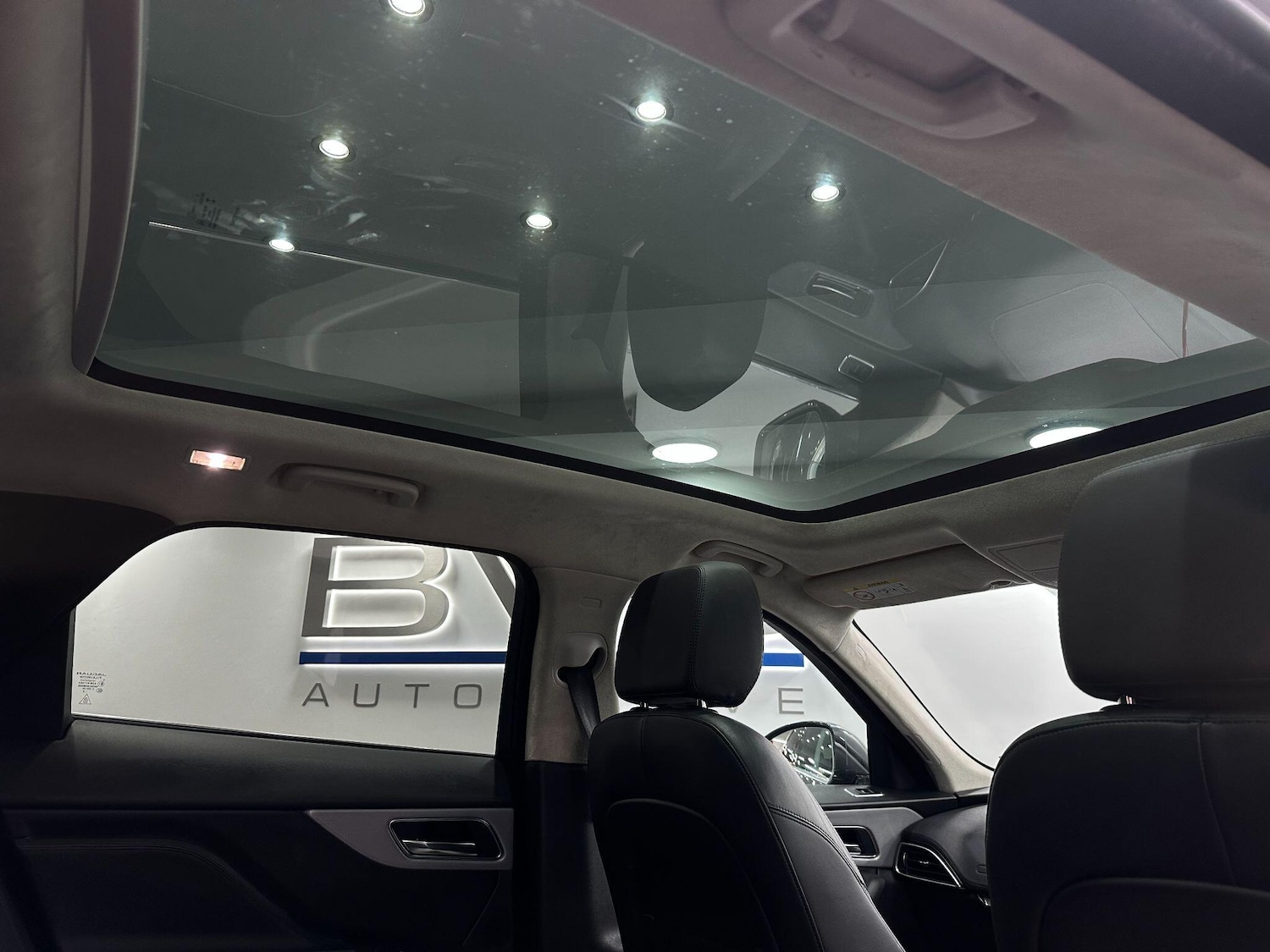 Used Jaguar F-Pace 2018 for sale - 76370630: Photo 67