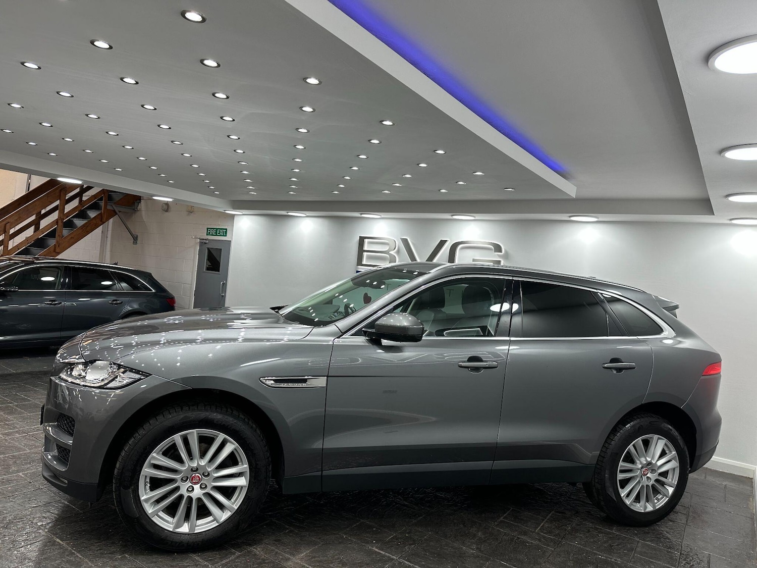 Used Jaguar F-Pace 2018 for sale - 76370630: Photo 8