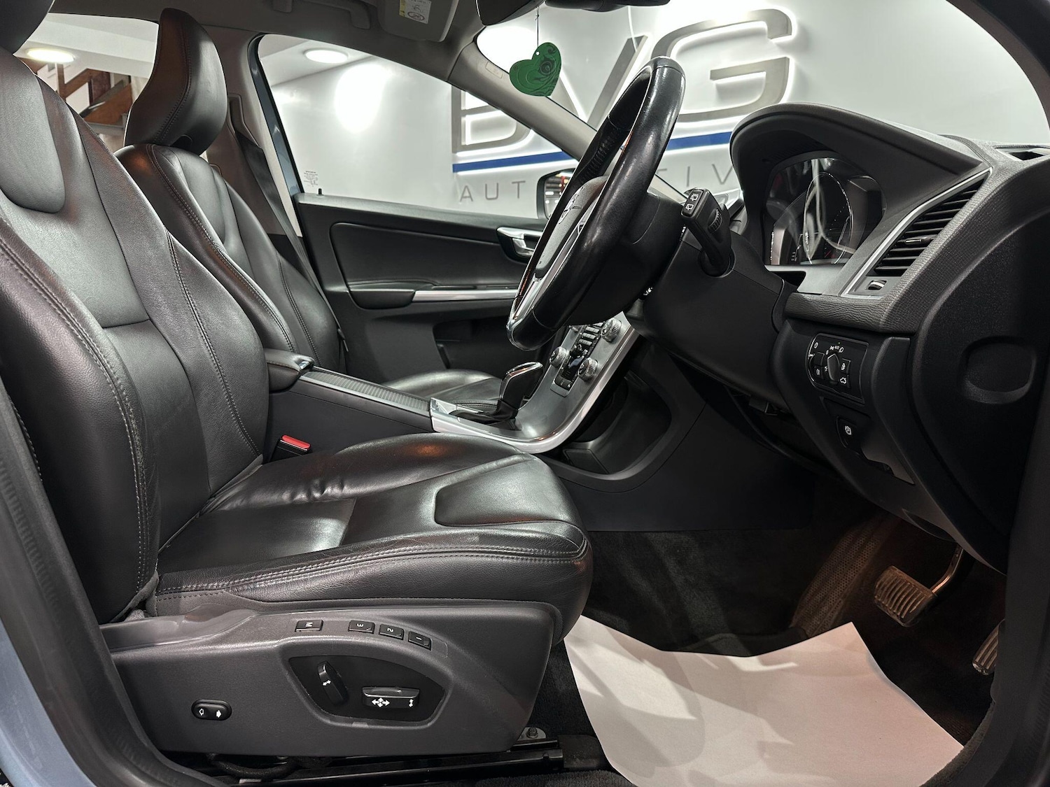 Used Volvo XC60 2016 for sale - 76109907: Photo 24