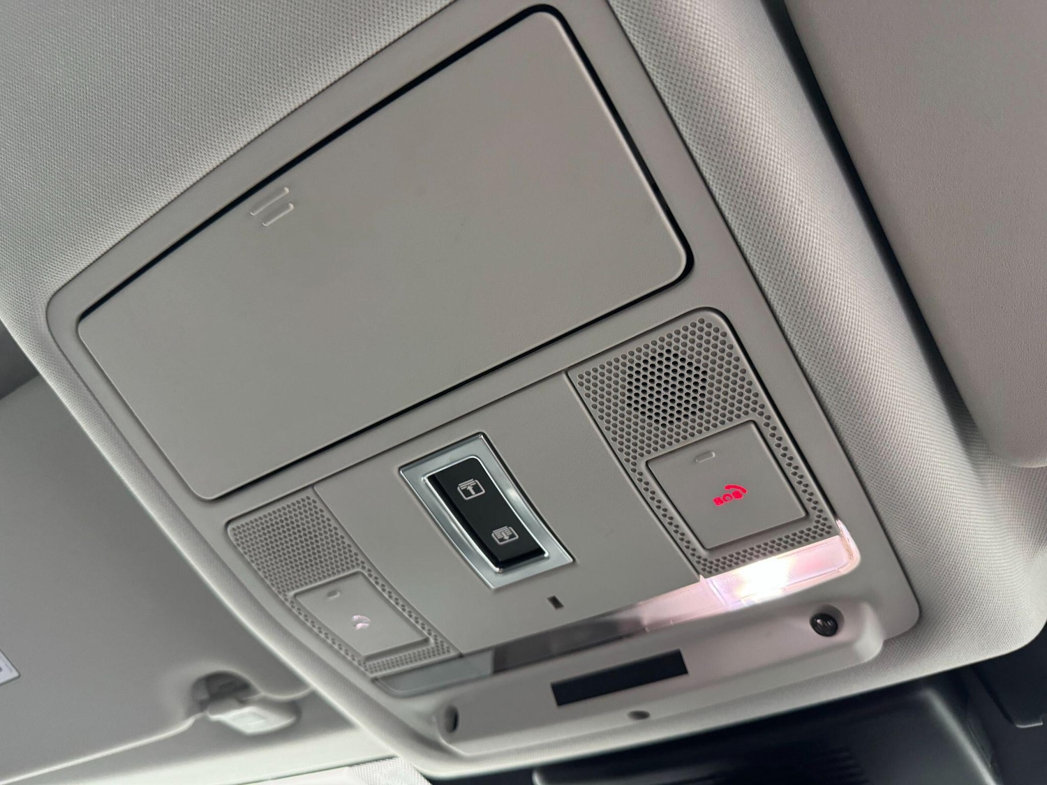 Used Land Rover Discovery Sport 2017 for sale - 77314802: Photo 30