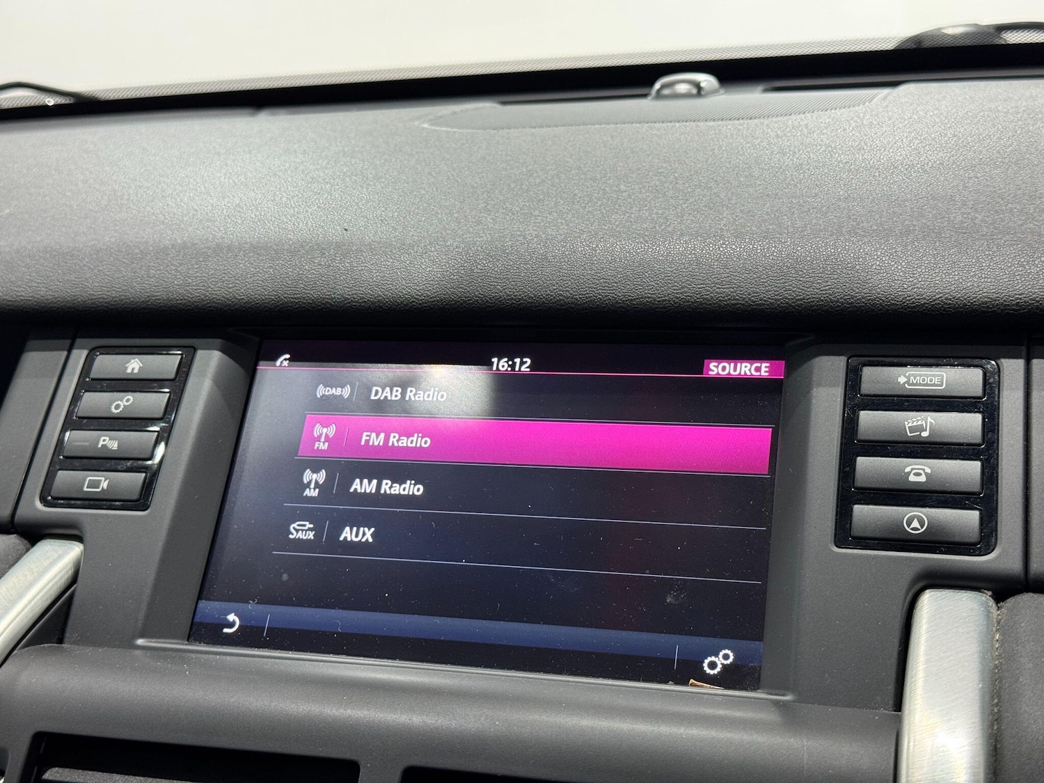 Used Land Rover Discovery Sport 2017 for sale - 77314802: Photo 33