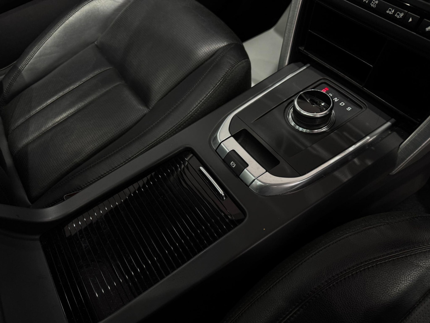 Used Land Rover Discovery Sport 2017 for sale - 77314802: Photo 40