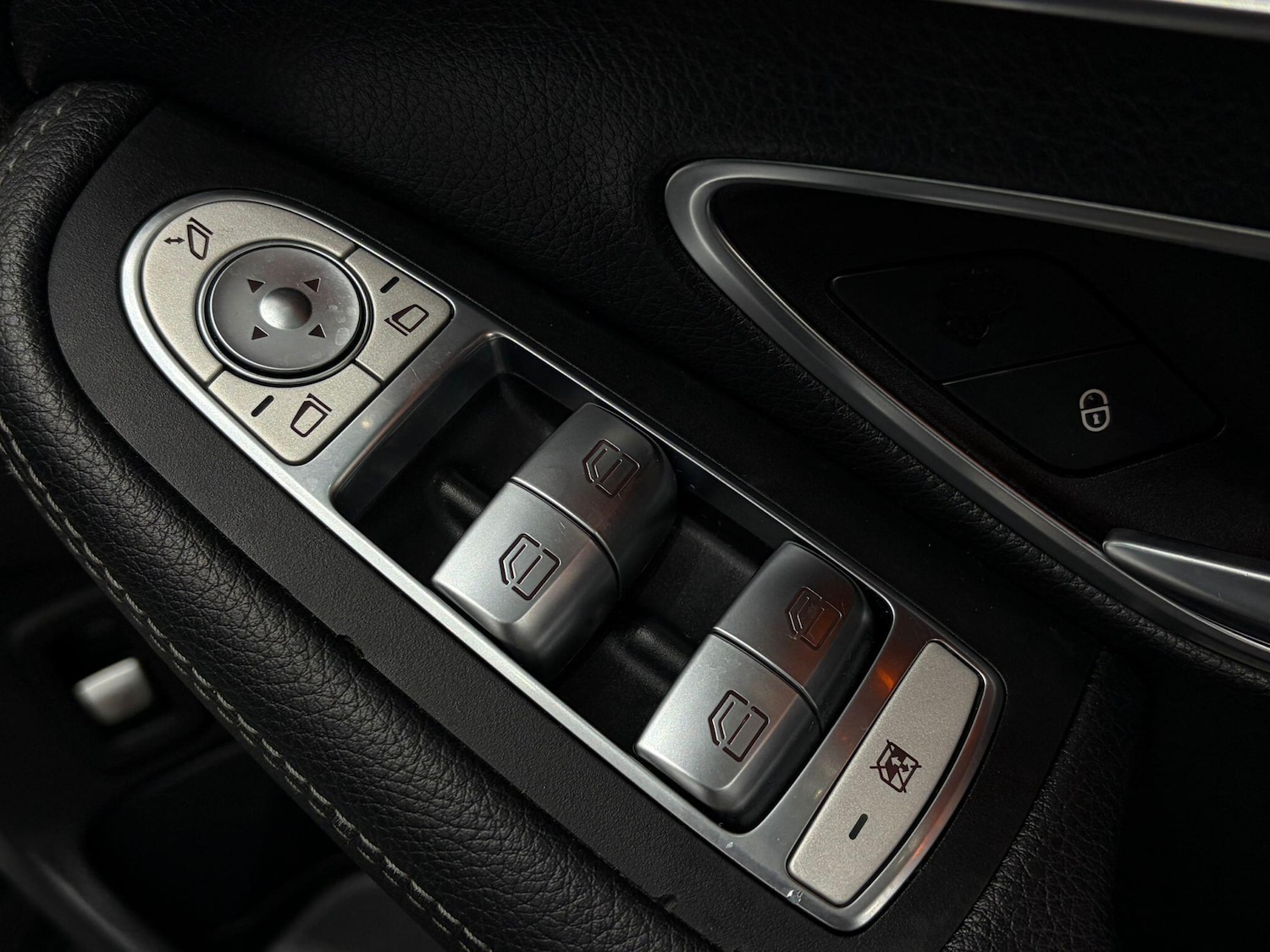 Used Mercedes-Benz C Class 2015 for sale - 77343799: Photo 10