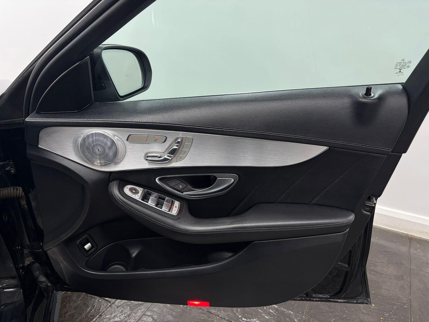 Used Mercedes-Benz C Class 2015 for sale - 77343799: Photo 11