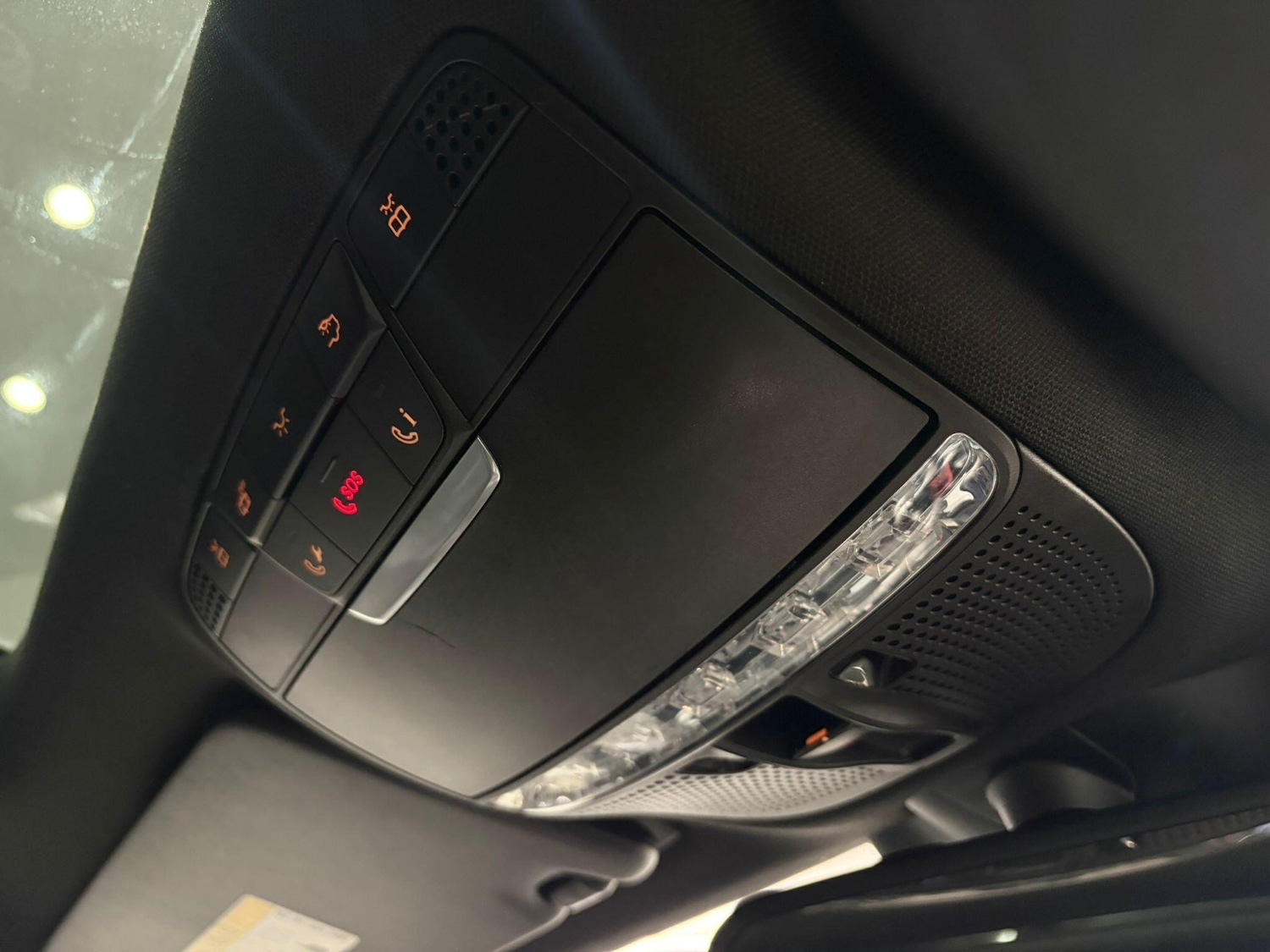 Used Mercedes-Benz C Class 2015 for sale - 77343799: Photo 12